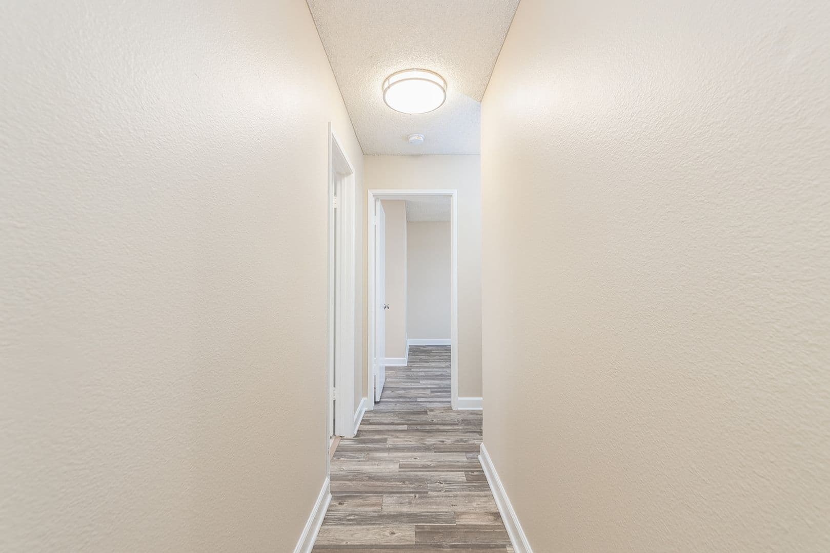 Lakeside Apartment: 9413 Winter Gardens