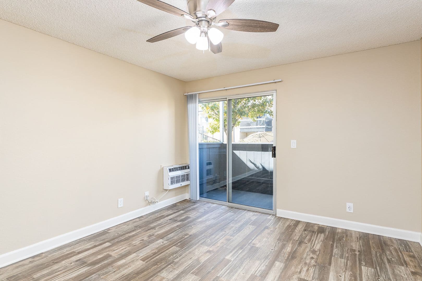 Lakeside Apartment: 9413 Winter Gardens