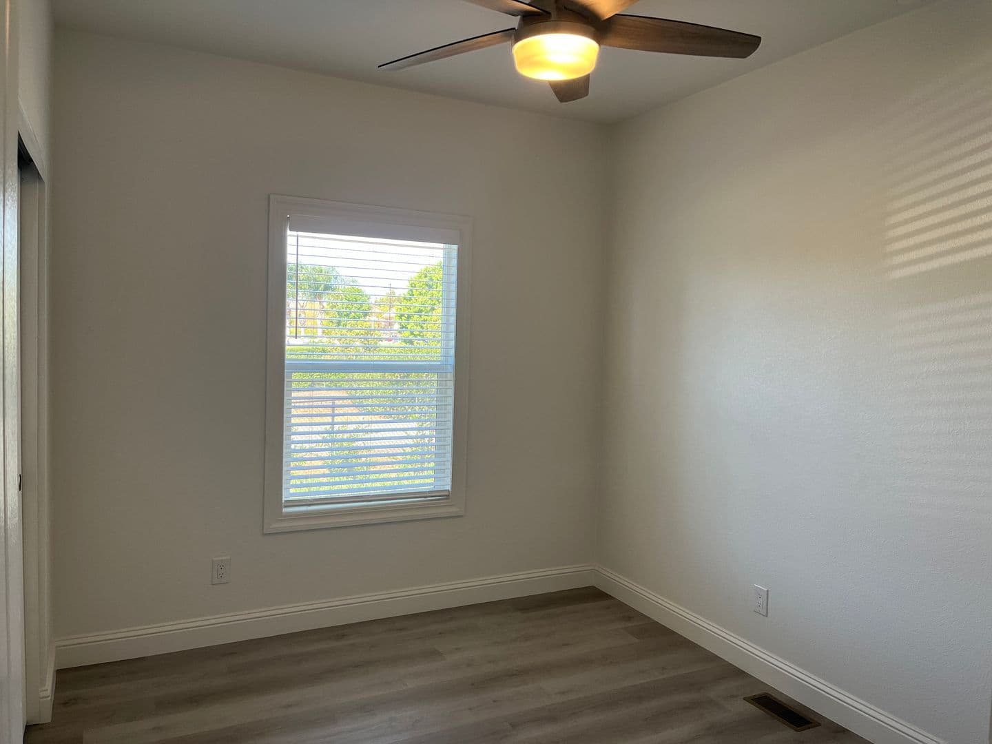 Vista House: 2301-3 Bautista Ave