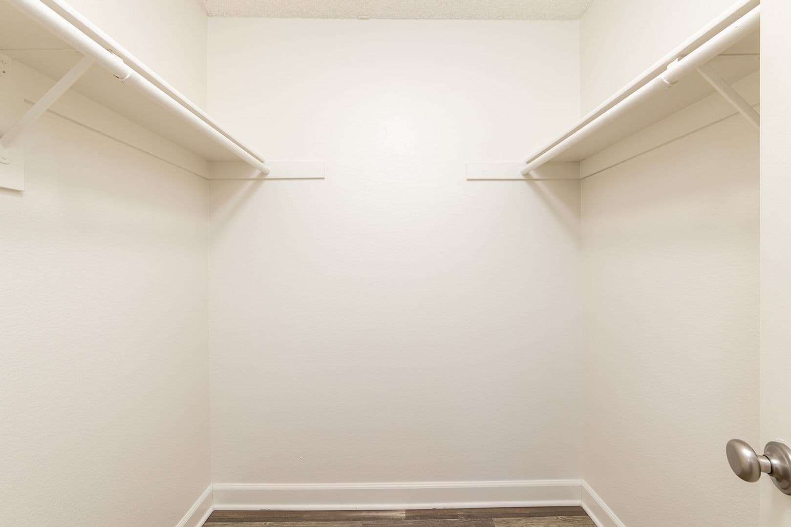 Lakeside Apartment: 9413 Winter Gardens