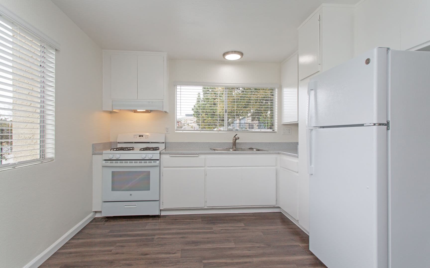 San Marcos Apartment: 250 W. San Marcos Blvd.