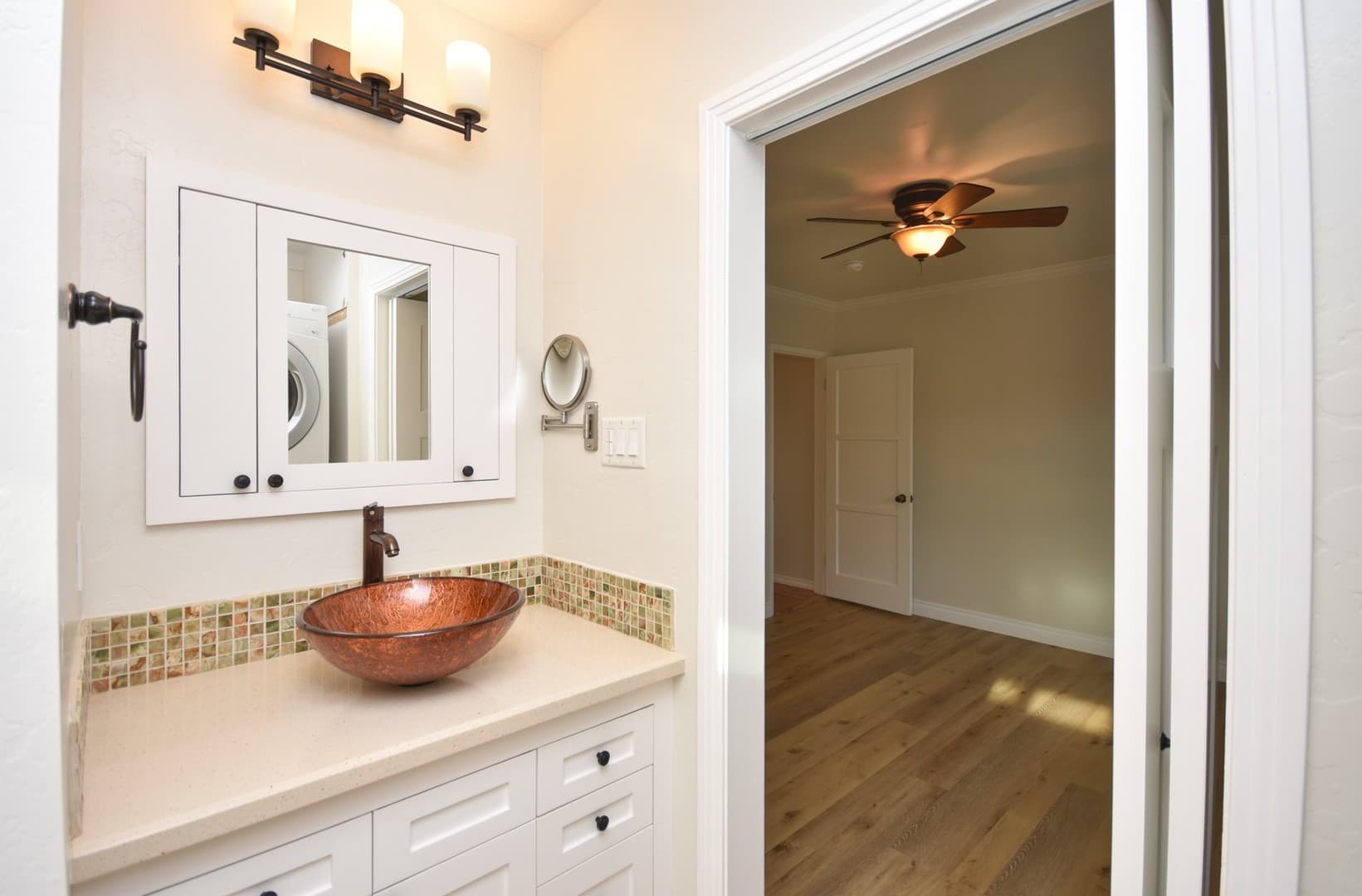 Oceanside House: 1619 S. Ditmar