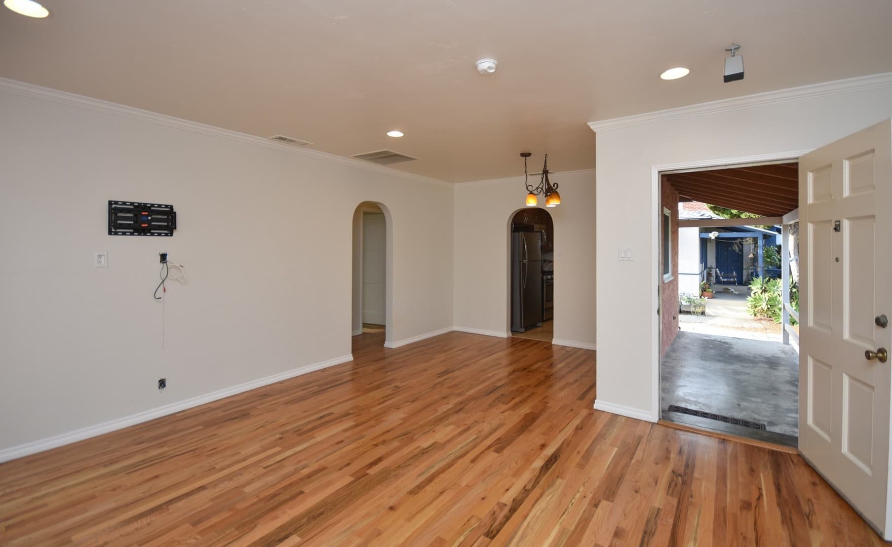 Oceanside House: 1619 S. Ditmar