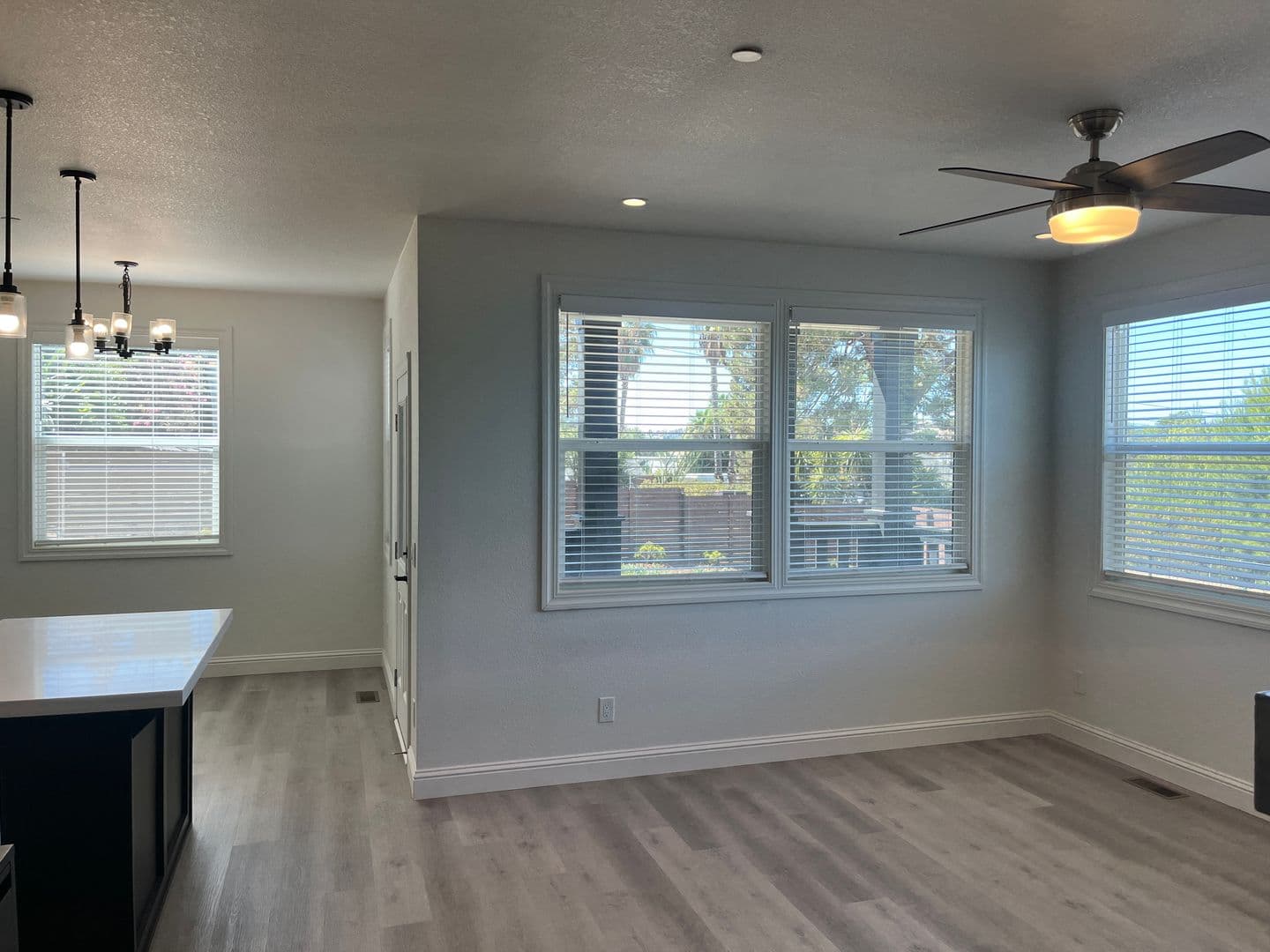 Vista House: 2301-3 Bautista Ave