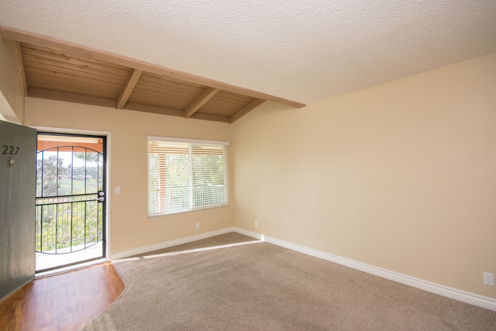 Oceanside Apartment: 2330 Paseo De Laura