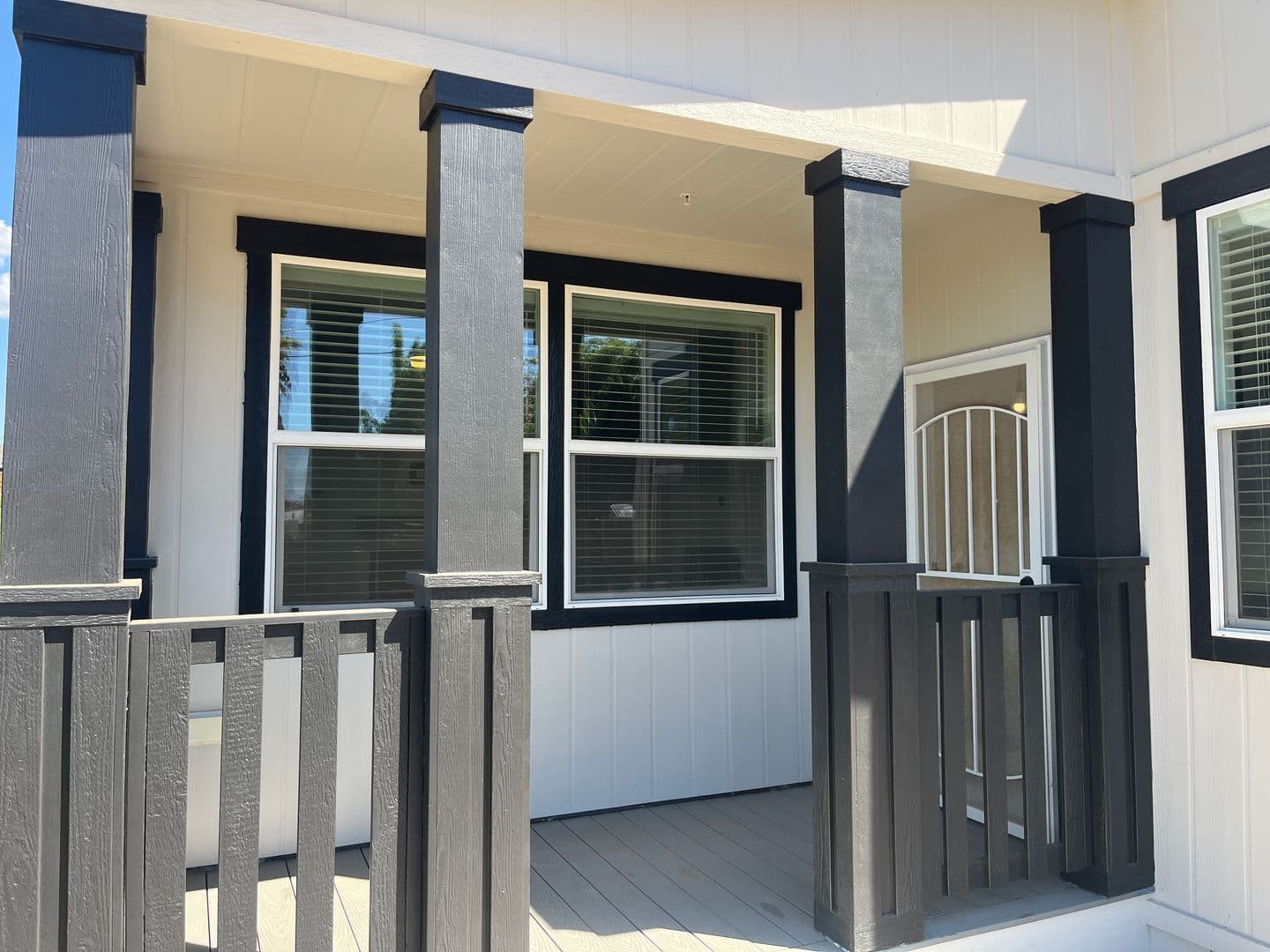 Vista House: 2301-3 Bautista Ave