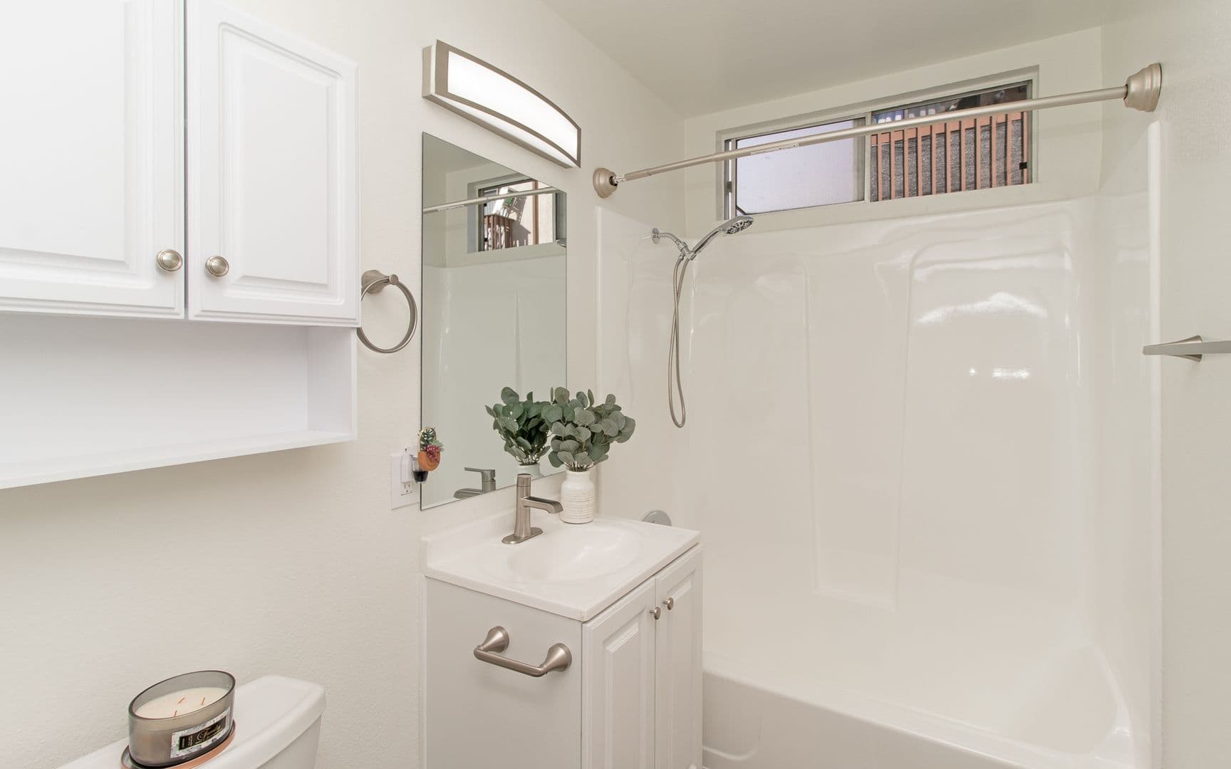 San Marcos Apartment: 250 W. San Marcos Blvd.