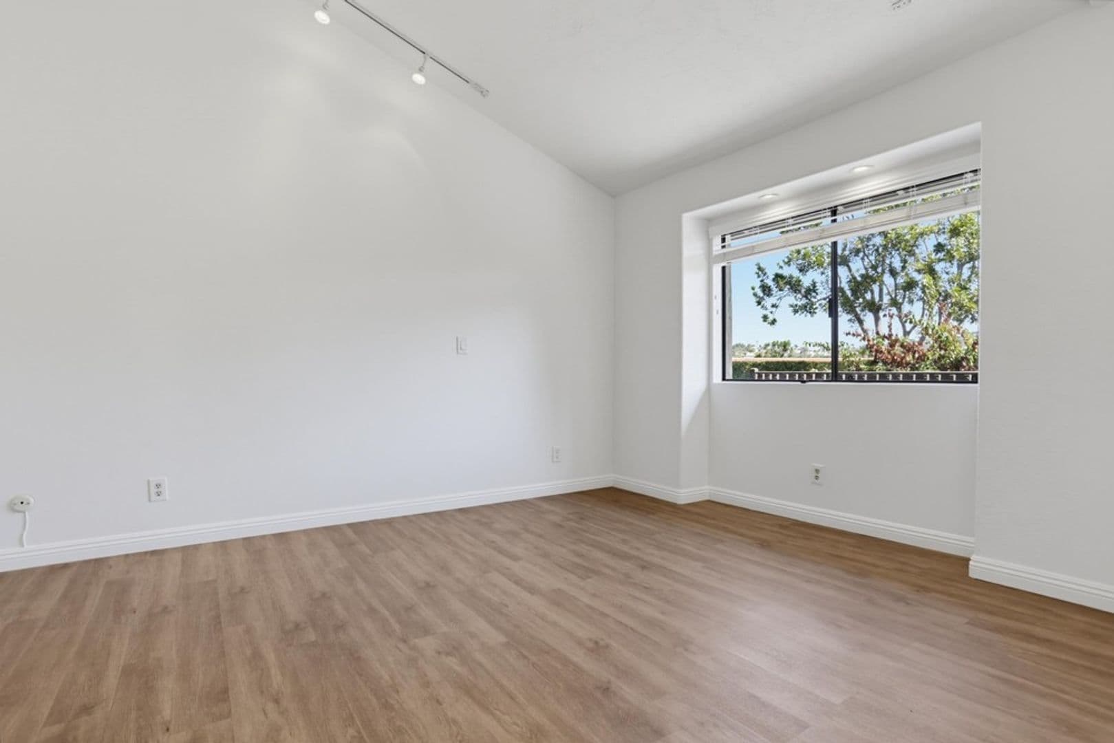 Carlsbad House: 2505 Navarra Dr Unit 321