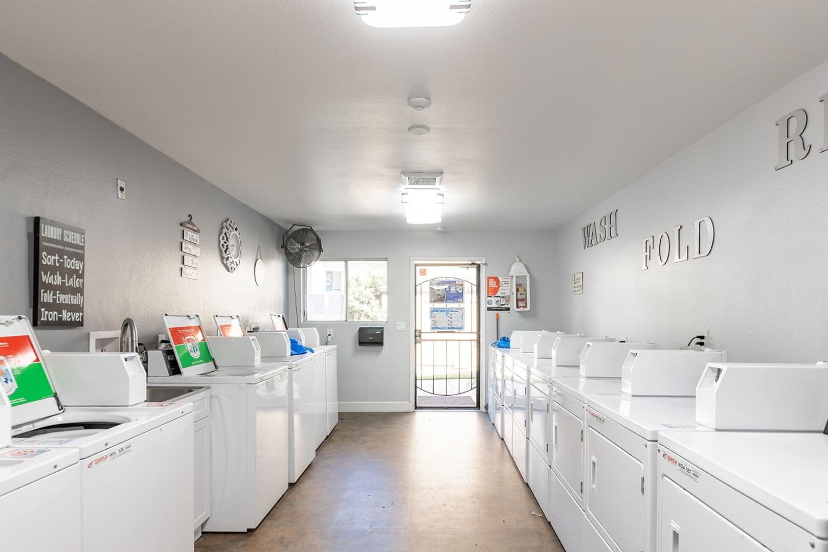 Lakeside Apartment: 9413 Winter Gardens