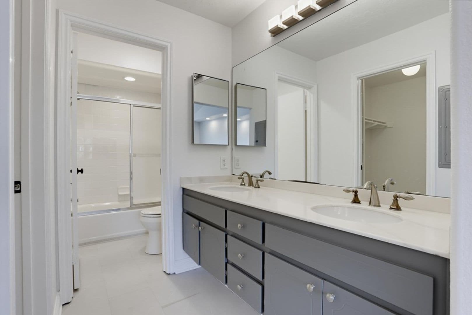 Carlsbad House: 2505 Navarra Dr Unit 321