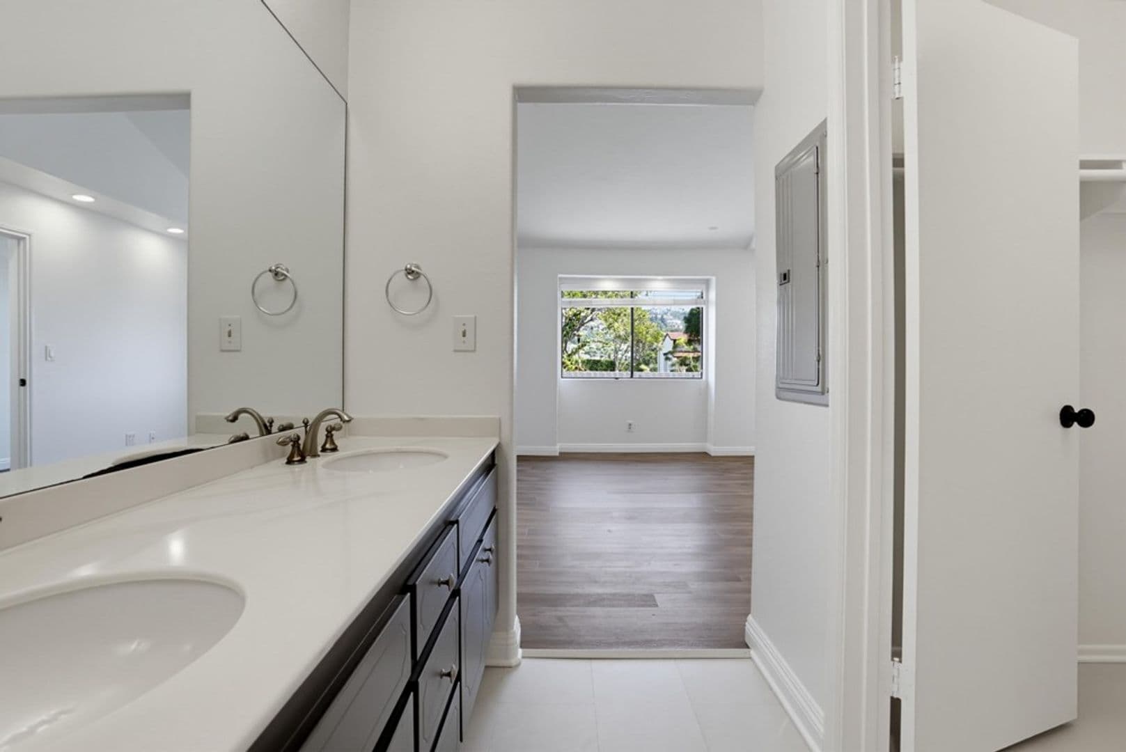 Carlsbad House: 2505 Navarra Dr Unit 321