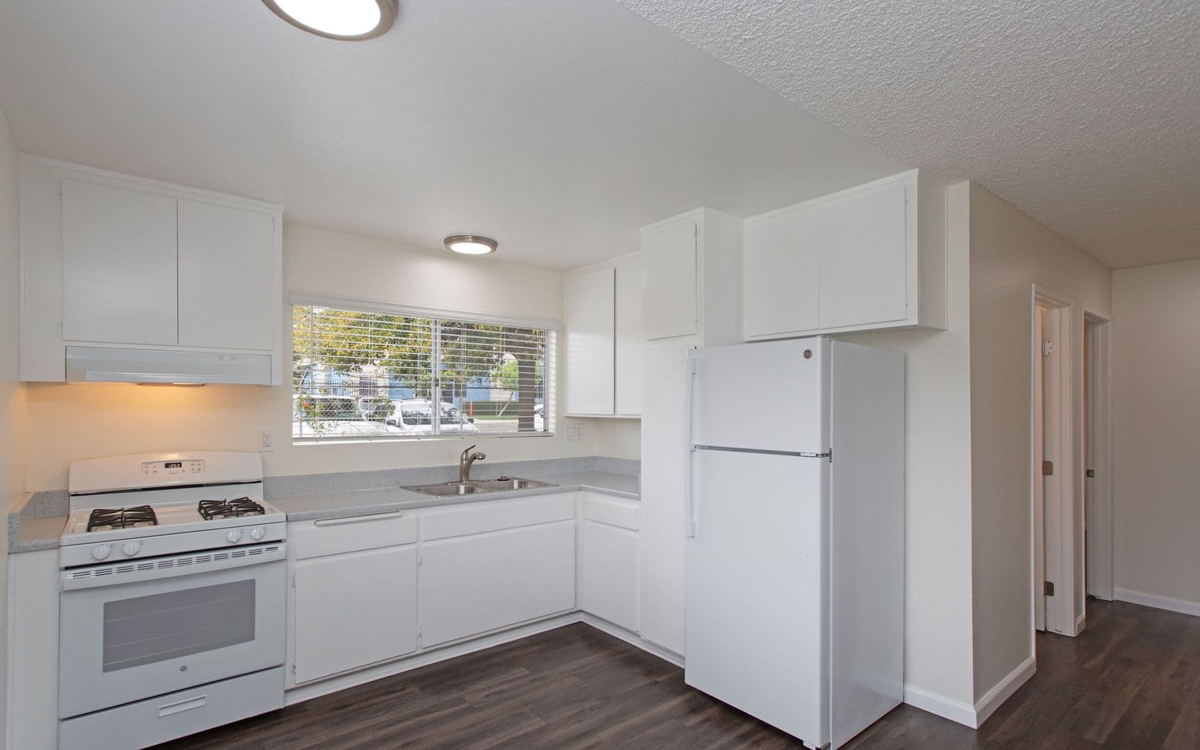 San Marcos Apartment: 250 W. San Marcos Blvd.