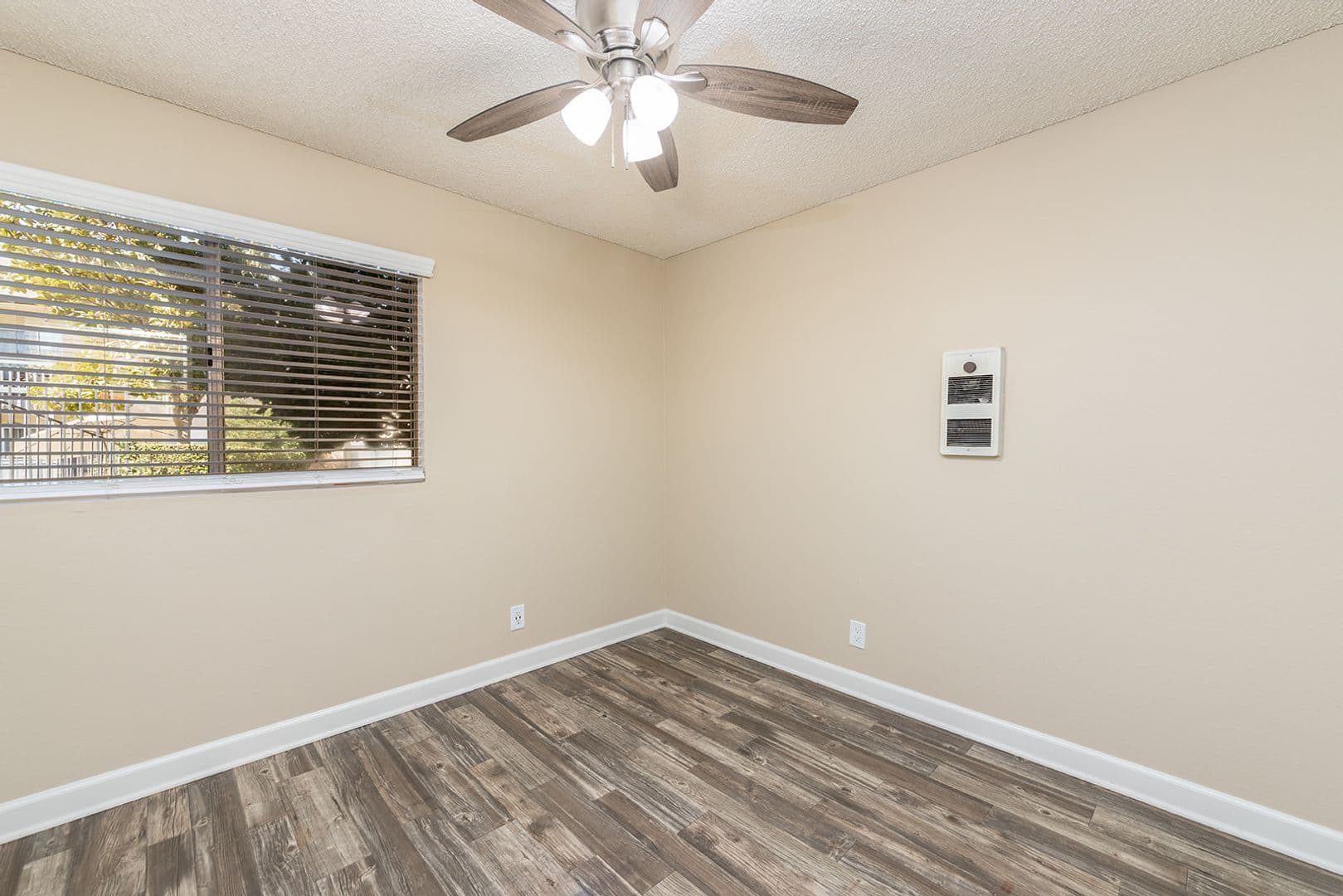Lakeside Apartment: 9413 Winter Gardens