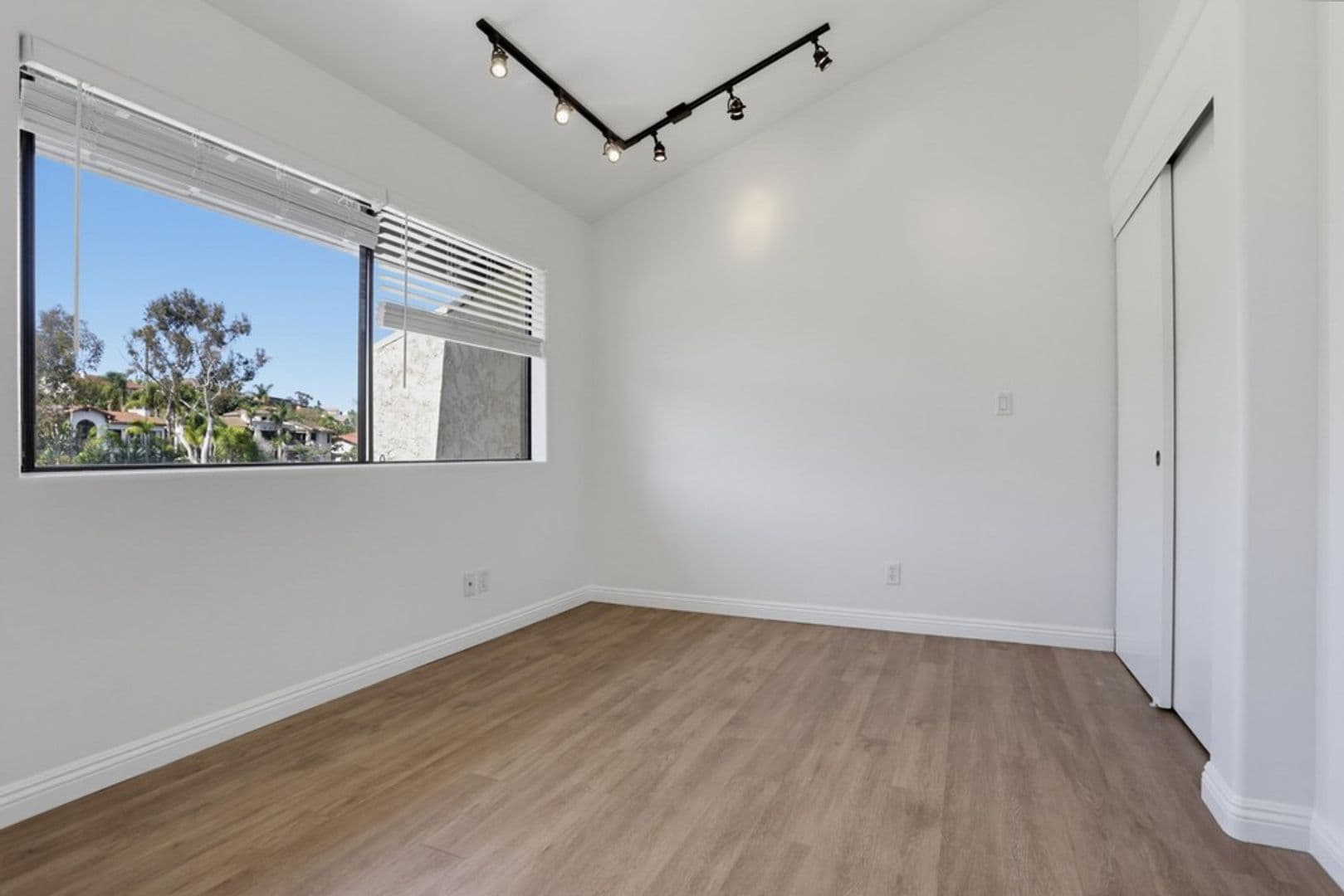 Carlsbad House: 2505 Navarra Dr Unit 321