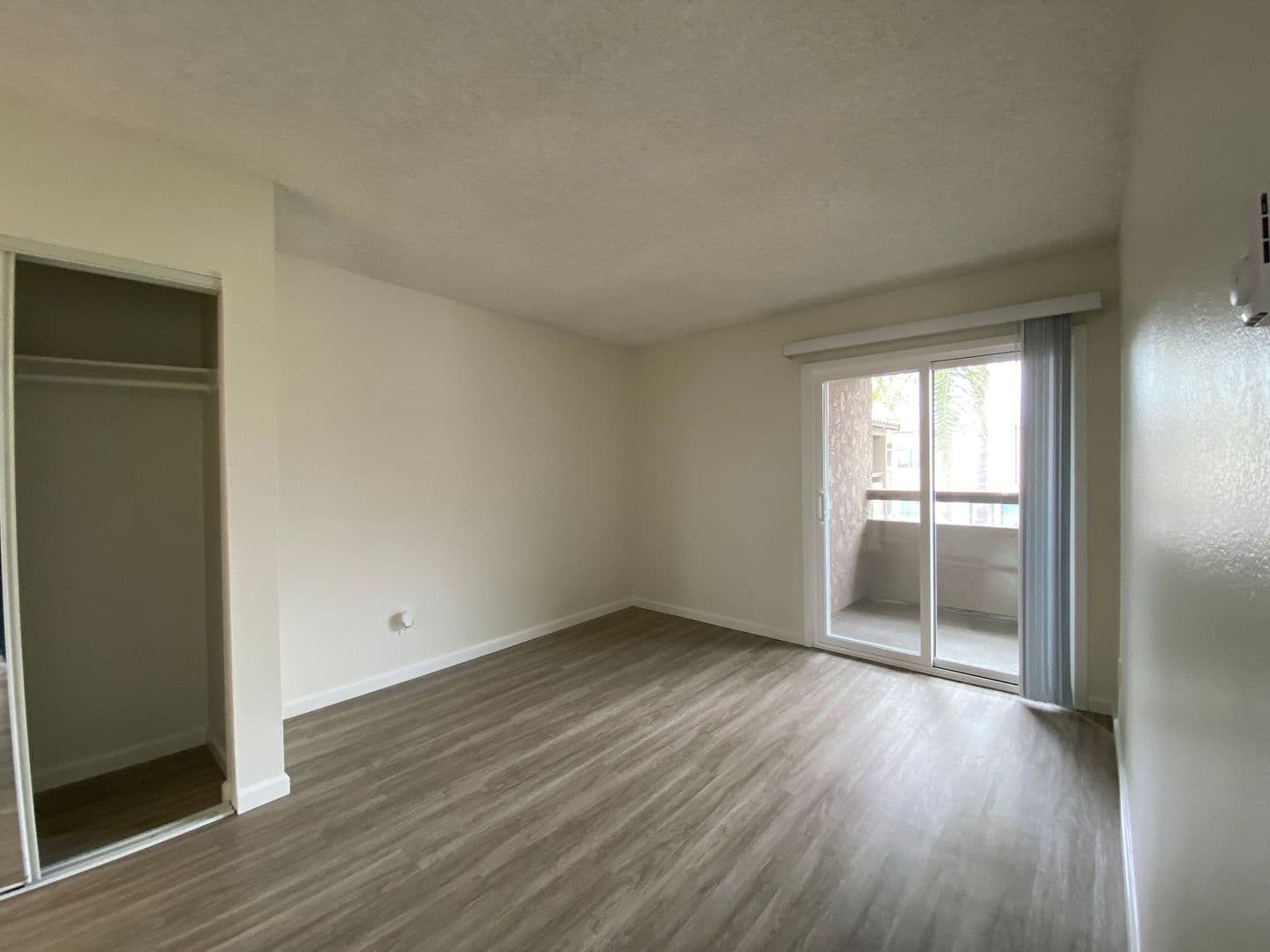 Carlsbad Apartment: 2730 Jefferson St.
