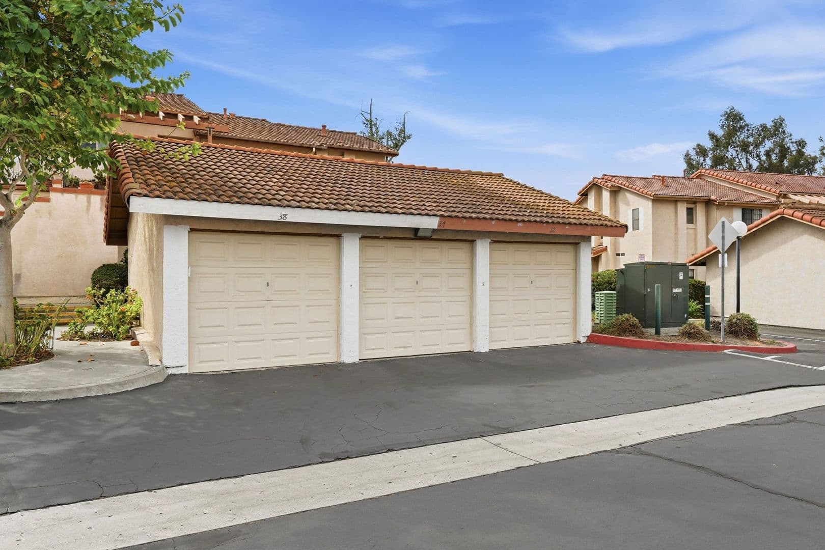 Carlsbad House: 2872 Andover Ave