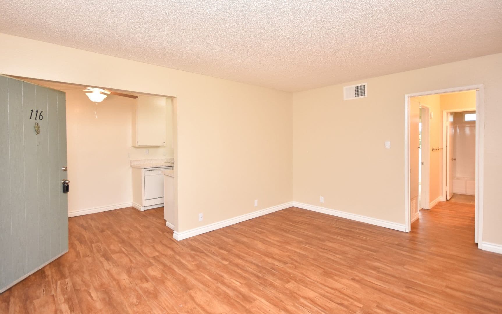Oceanside Apartment: 2330 Paseo De Laura