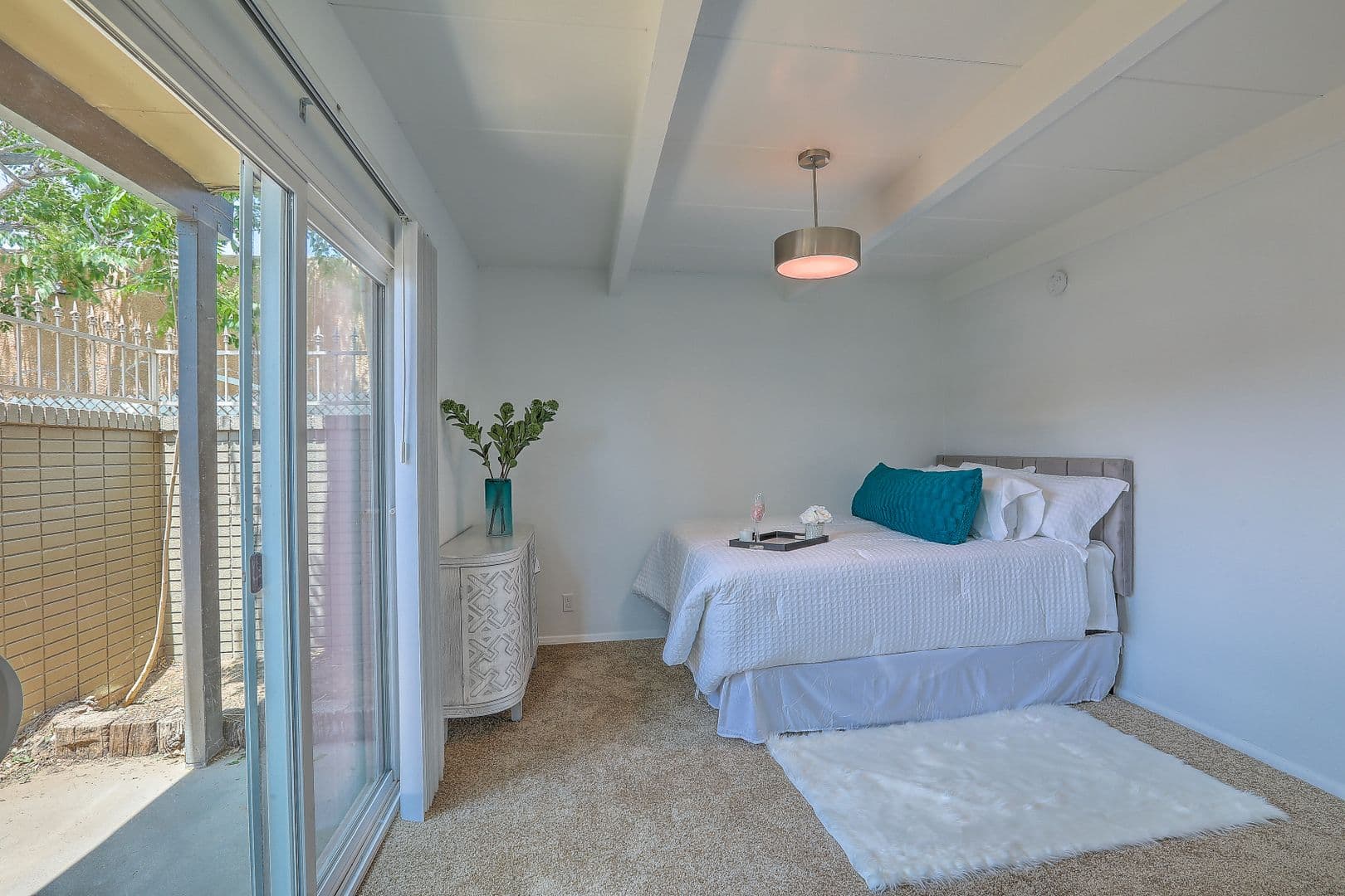 Albuquerque Apartment: 1020 Valencia Drive SE