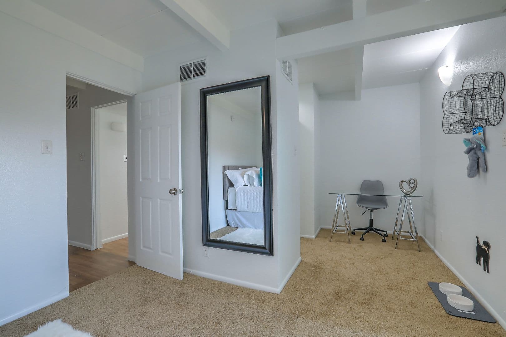 Albuquerque Apartment: 1020 Valencia Drive SE