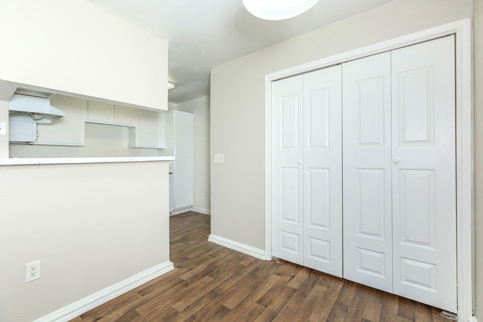 Houston Apartment: 9888 United Drive