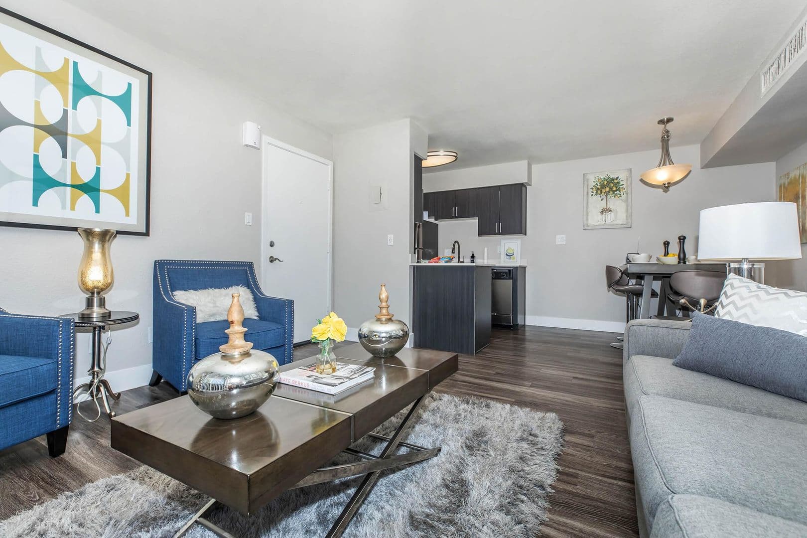 Phoenix Apartment: 2606 N 44th St