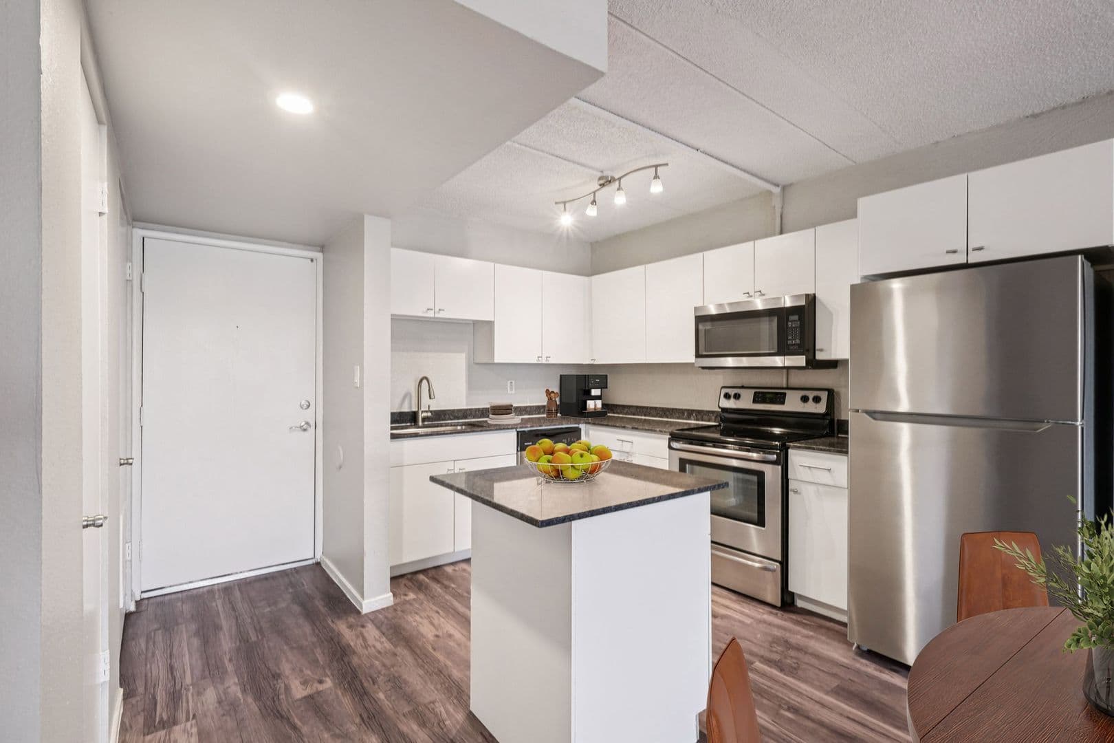 Phoenix Apartment: 4127 E Indian School Rd