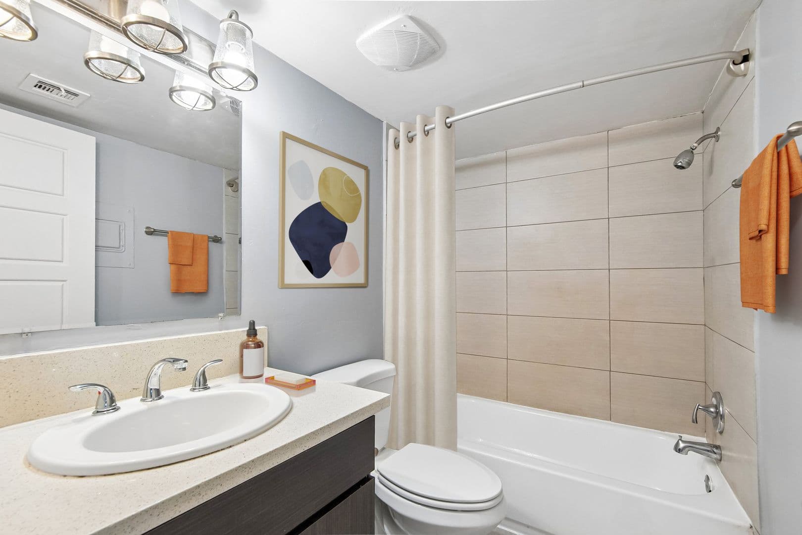 Phoenix Apartment: 1220 N 44th St.