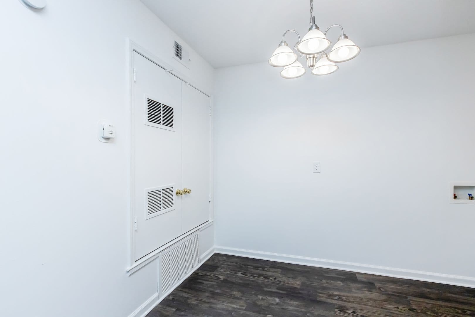 Memphis Apartment: 2059 North Cabana Circle