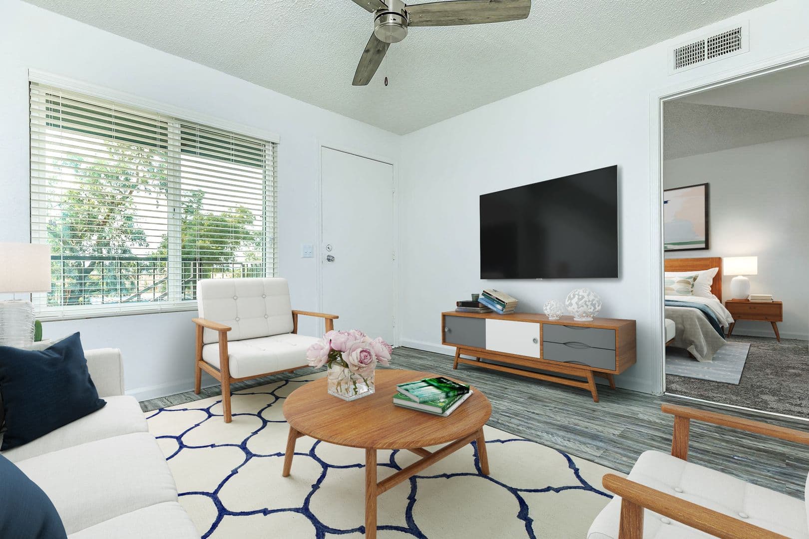 Phoenix Apartment: 40 E Sunland Ave