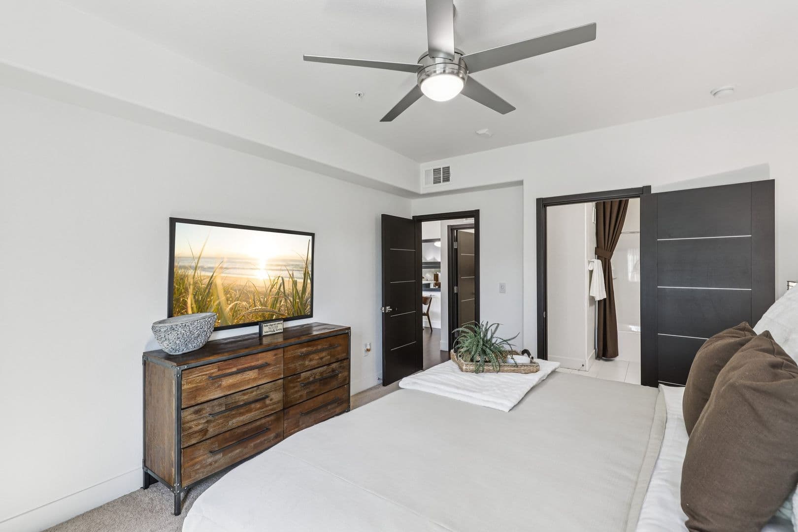 Las Vegas Apartment: 7017 S Buffalo Dr.