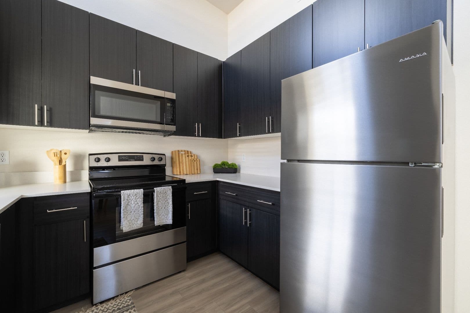 Phoenix Apartment: 640 N 32nd St.