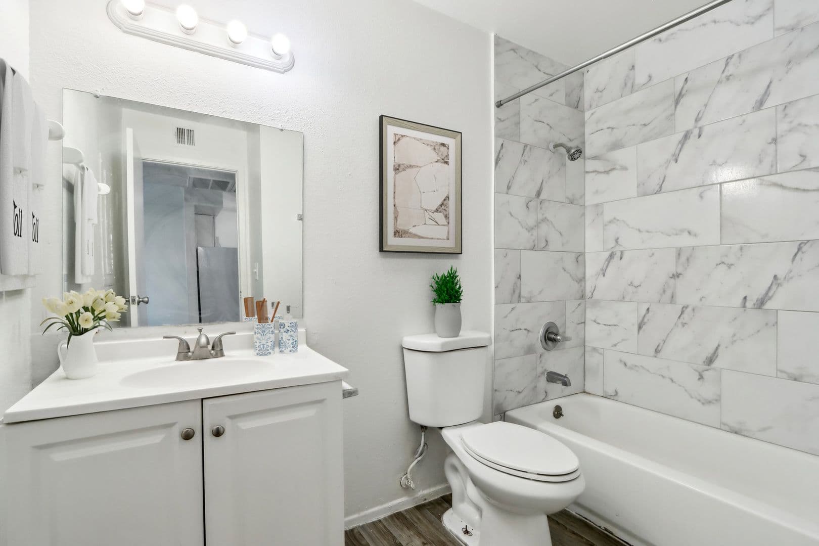 Phoenix Apartment: 15425 N 25th Street