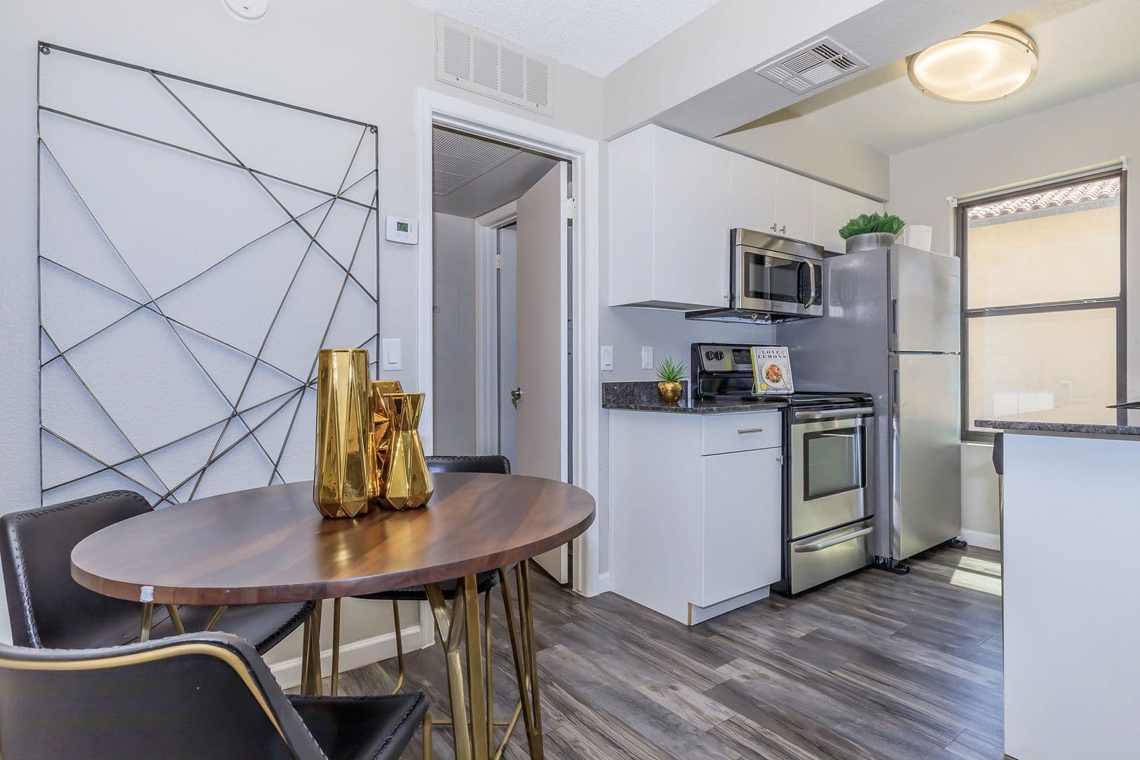 Phoenix Apartment: 4127 E Indian School Rd