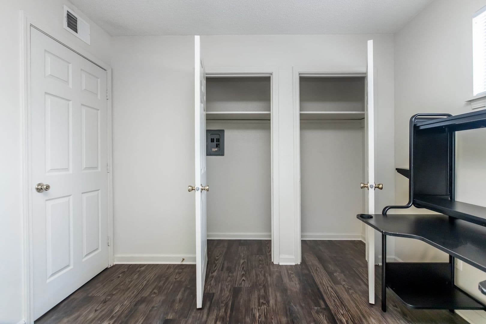 Memphis Apartment: 2059 North Cabana Circle