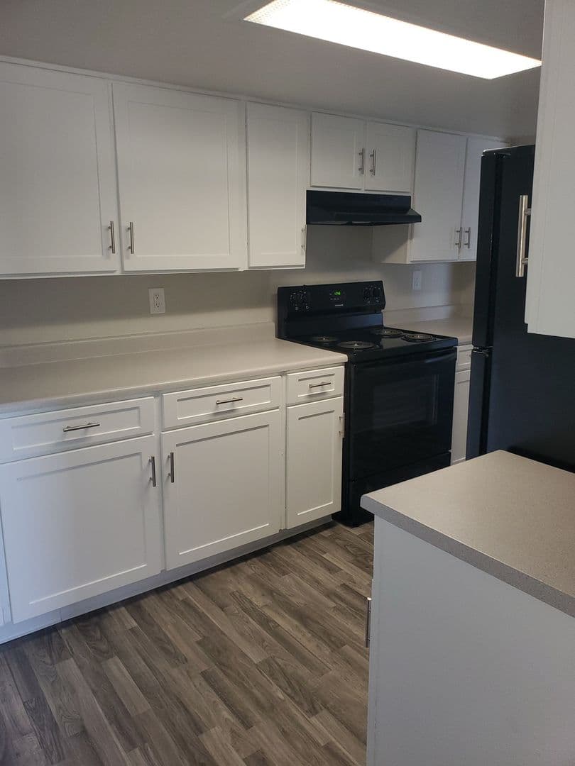 Albuquerque Apartment: 5404 Montgomery Blvd NE