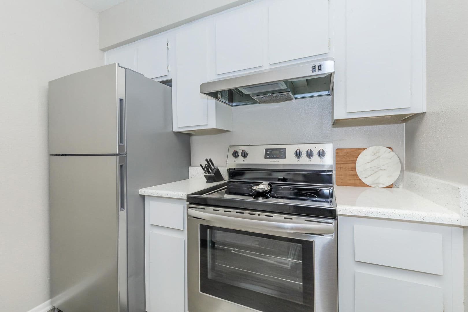 Phoenix Apartment: 2001 W Union Hills Dr.