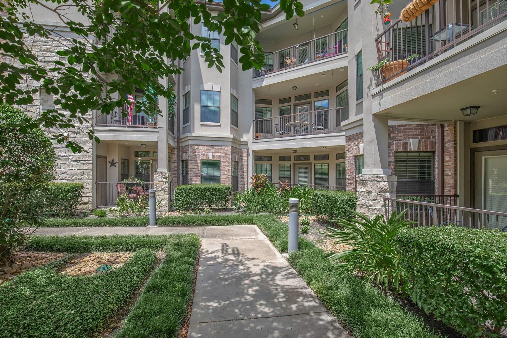 Shenandoah Apartment: 1018 Wellman Road