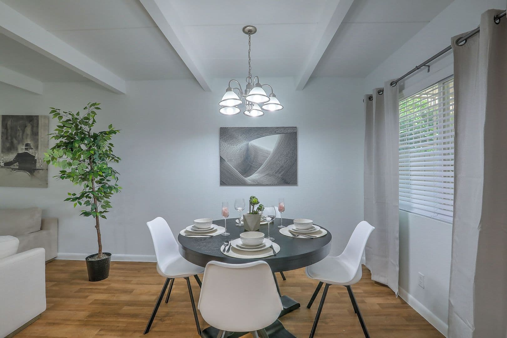Albuquerque Apartment: 1020 Valencia Drive SE