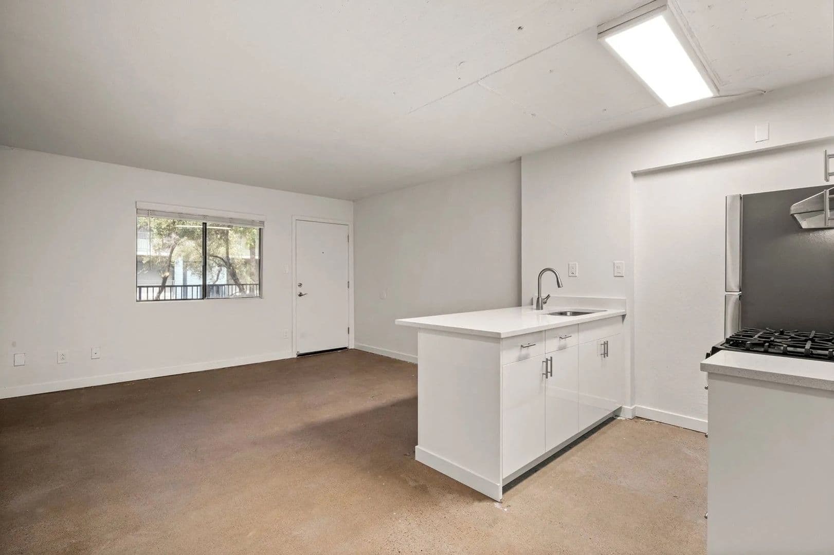 Phoenix Apartment: 1350 E Thomas Rd.