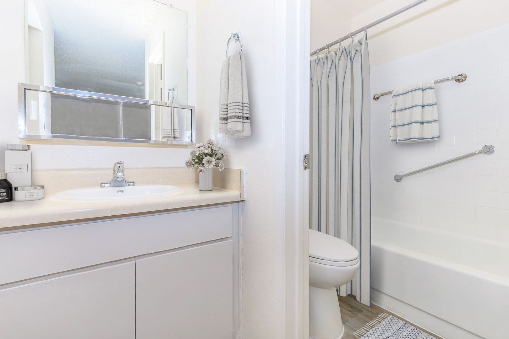 Sierra Vista Apartment: 500 S. Carmichael Ave.