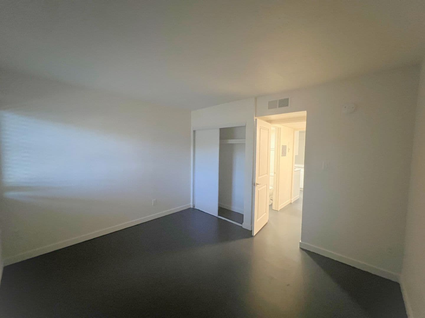 Phoenix Apartment: 1350 E Thomas Rd.