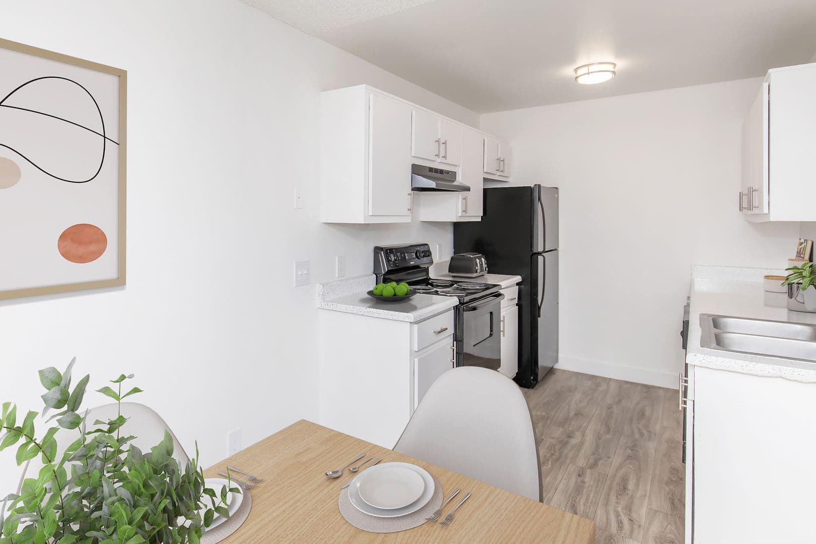 Phoenix Apartment: 40 E Sunland Ave