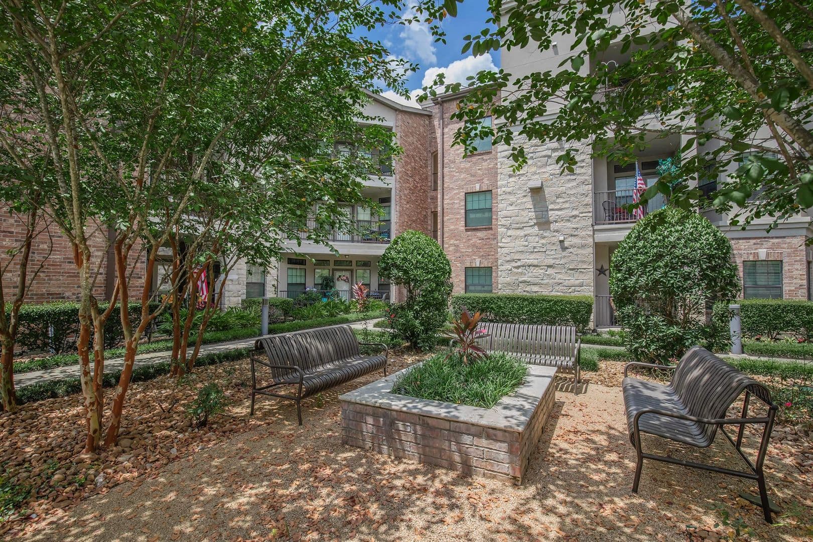 Shenandoah Apartment: 1018 Wellman Road