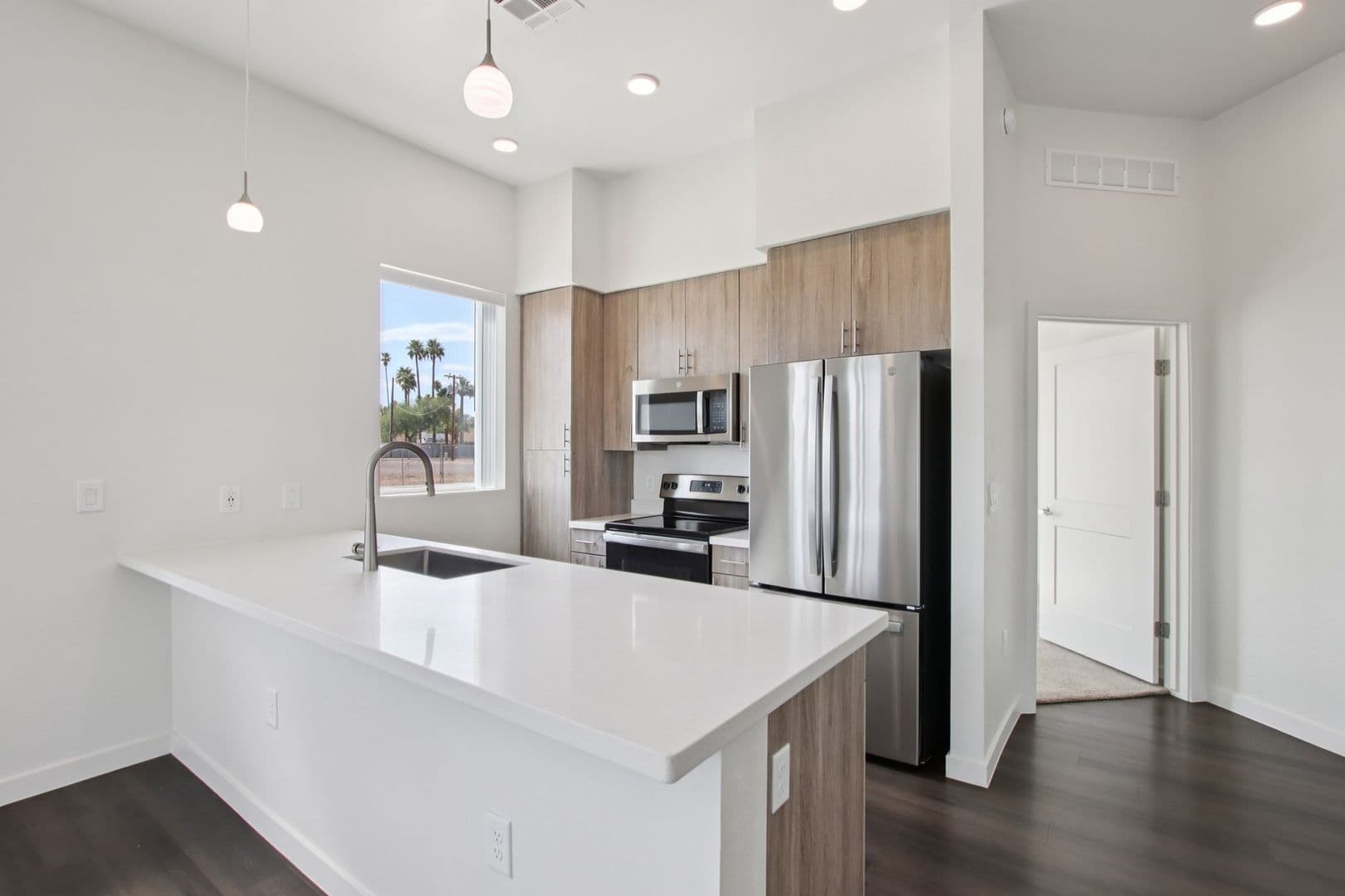Chandler Apartment: 222 W Boston Street