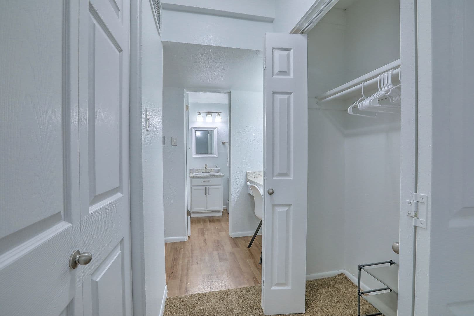 Albuquerque Apartment: 1020 Valencia Drive SE