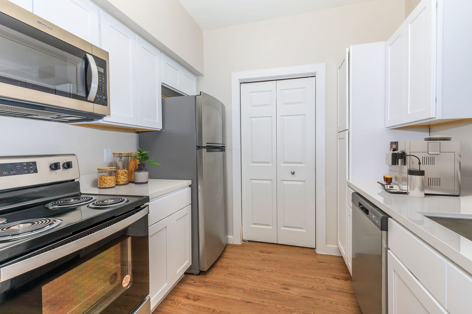 Houston Apartment: 9950 Town Park Drive