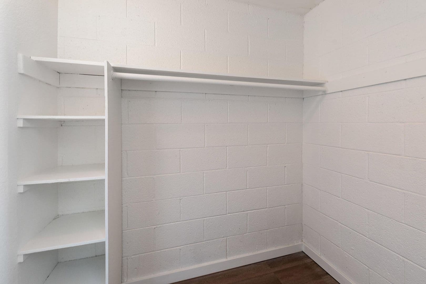 Phoenix Apartment: 6060 N 7th St