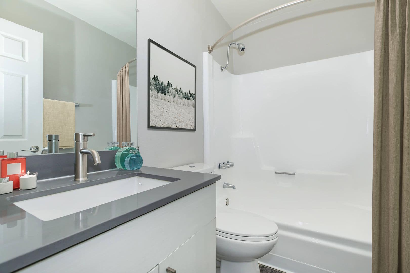 Phoenix Apartment: 2606 N 44th St