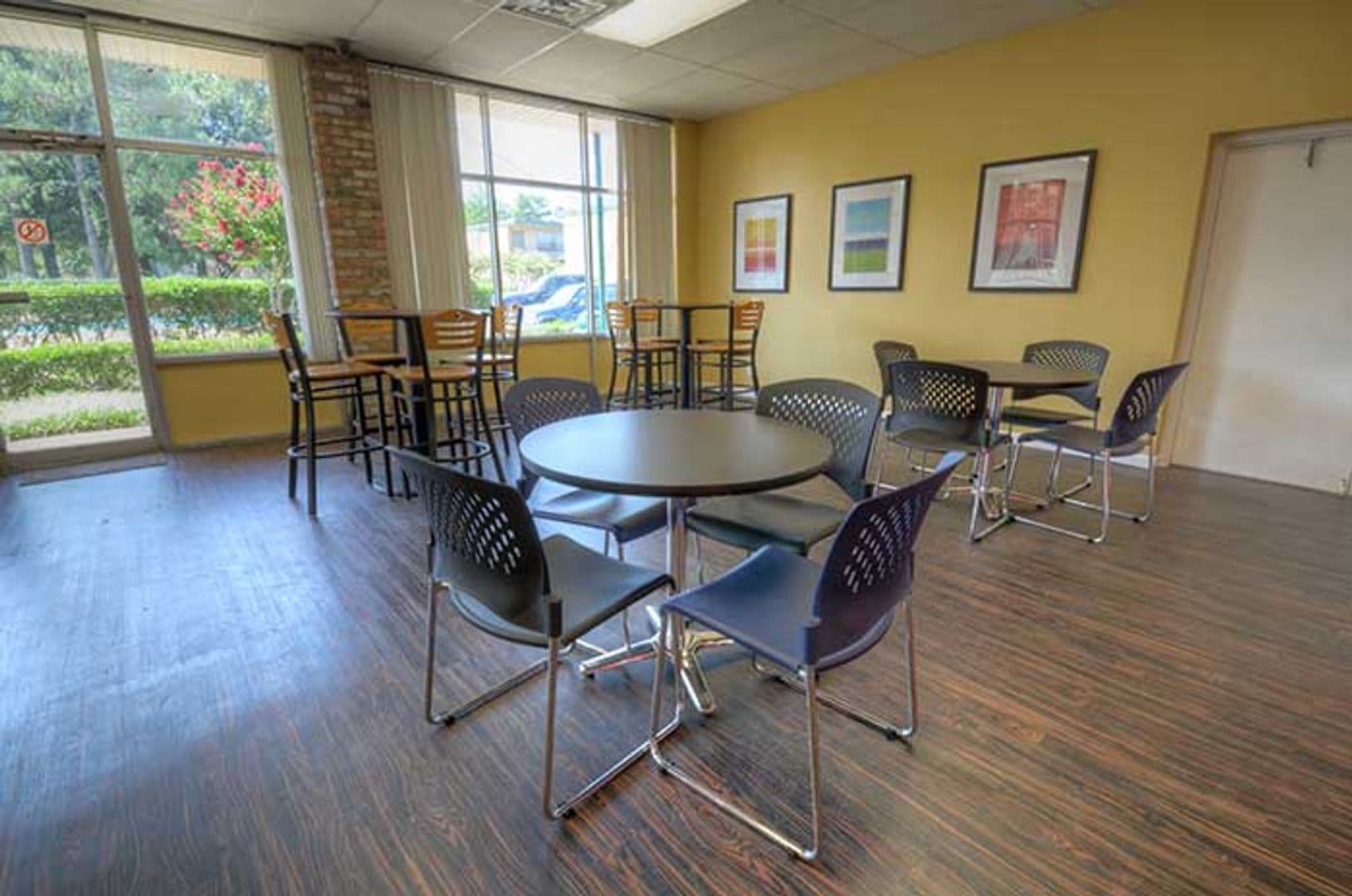 Memphis Apartment: 2059 North Cabana Circle