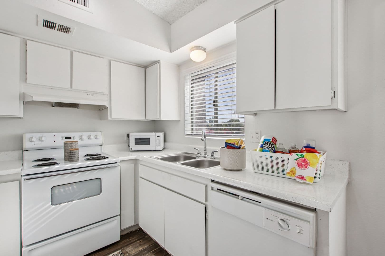 Phoenix Apartment: 6333 N. 12th Street